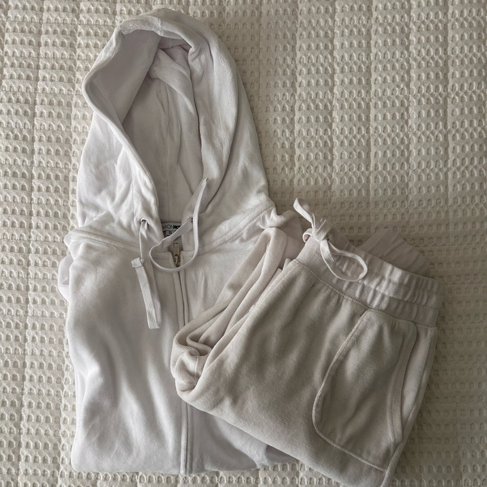 Fashion Nova The Original Trendsetter Velour Set - White